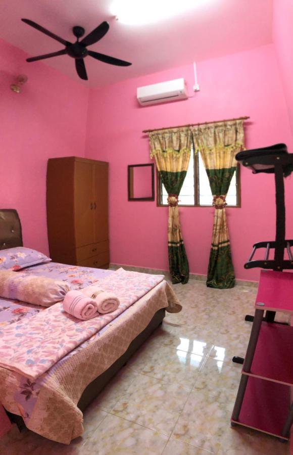 Homestay Tok Abah Dalam Rhu Pasir Puteh Kültér fotó