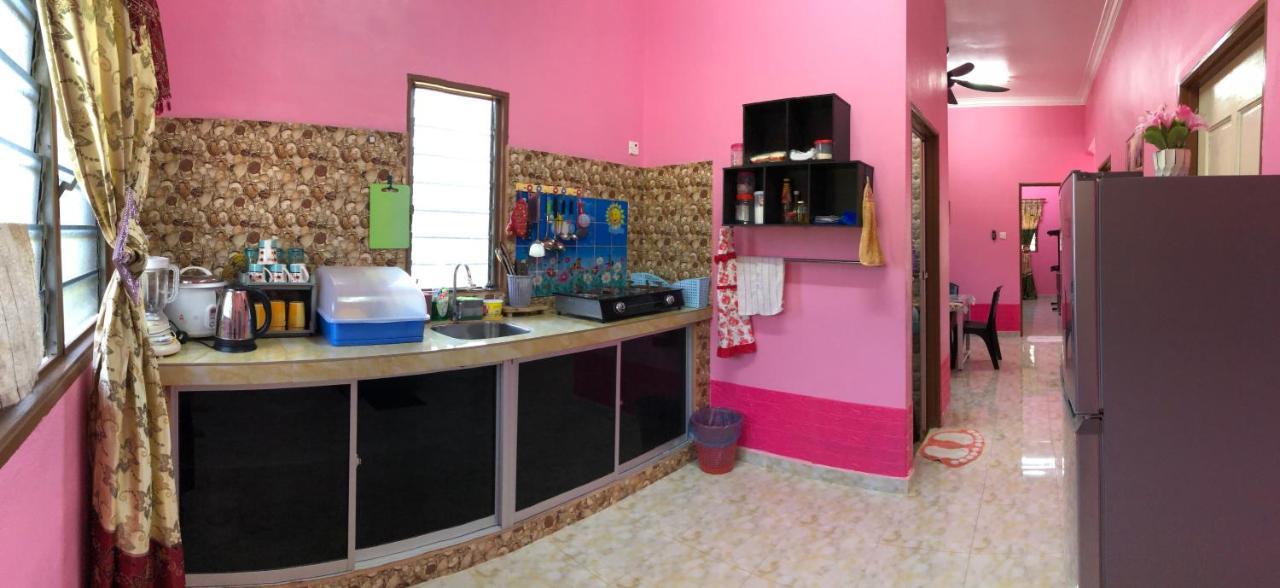 Homestay Tok Abah Dalam Rhu Pasir Puteh Kültér fotó